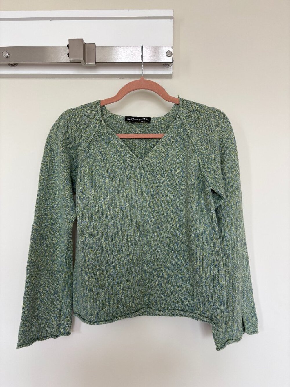 Vintage Y2K NO BOUNDARIES Green and Blue Knit Sweater